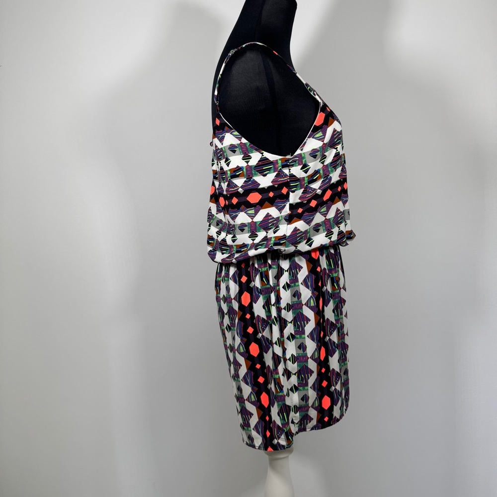 Everly Geometric Print Sleeveless Romper Size M - Picture 2 of 11